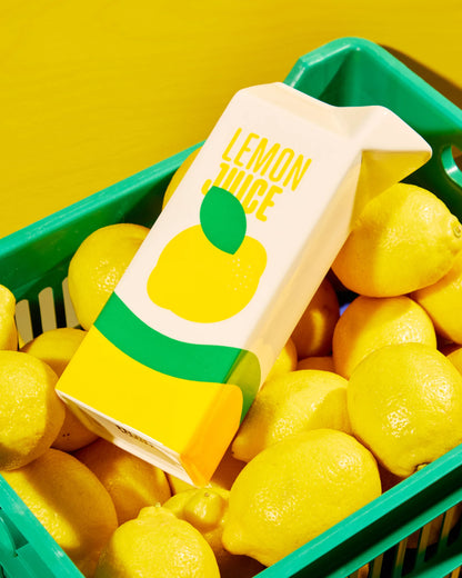 Vase lemon juice